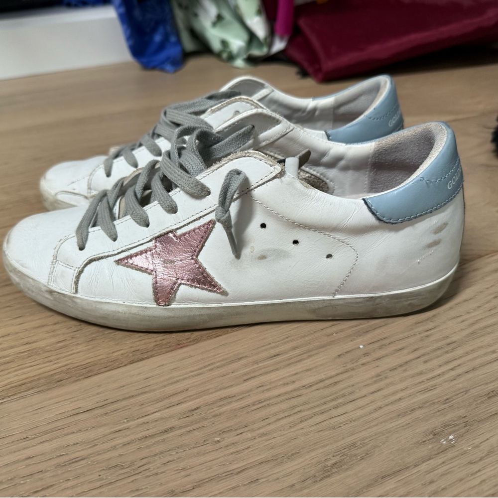 Golden goose shoes size women’s 40. Worn occasionally. Good condition!